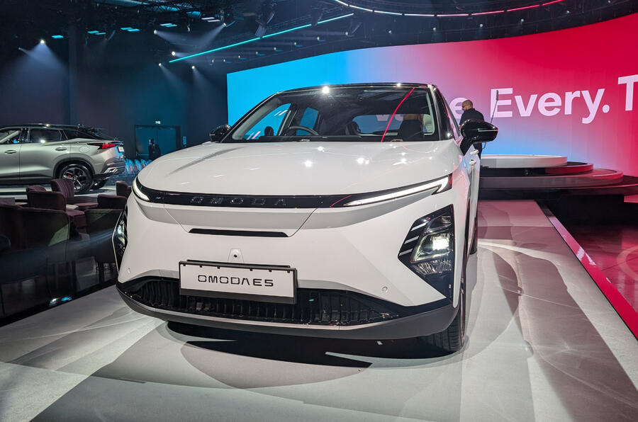 omoda_e5_front.png
