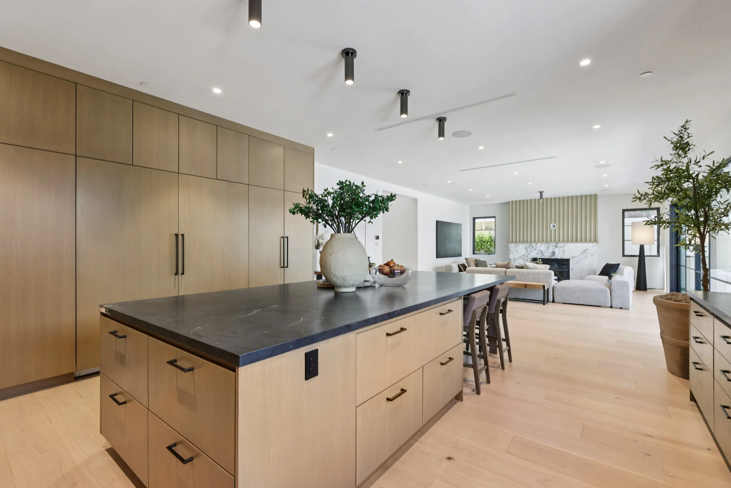 18-print-Woodman Ave-L2407-018.JPG