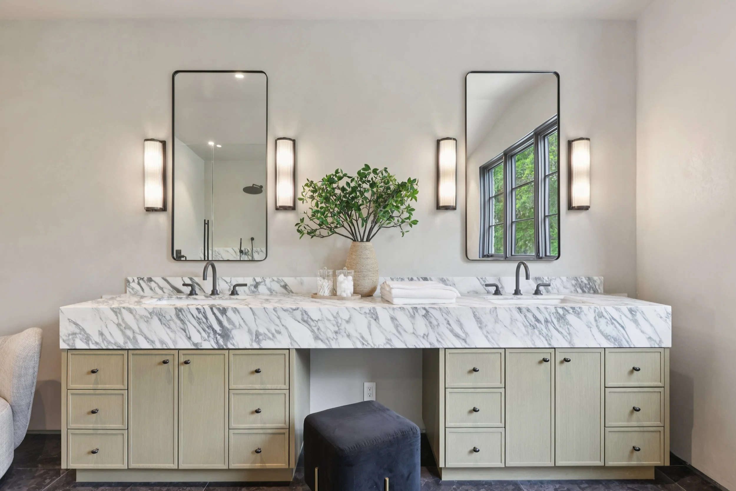 44-print-Woodman Ave-L2407-044.JPG