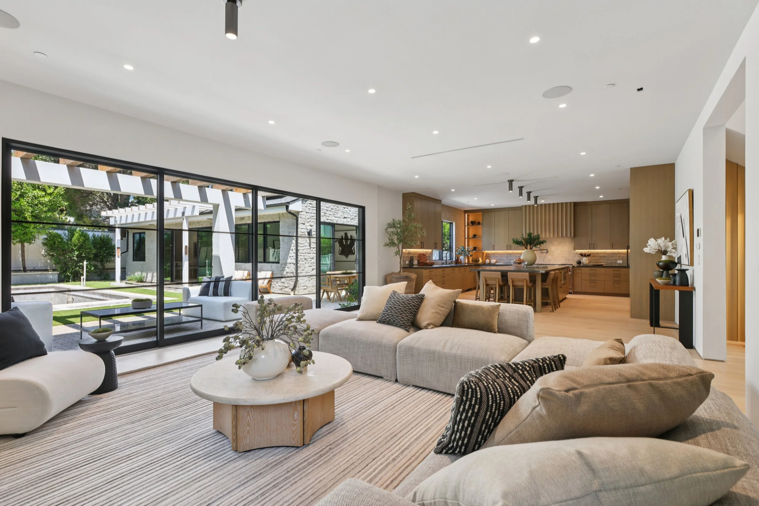 8-print-Woodman Ave-L2407-008.JPG