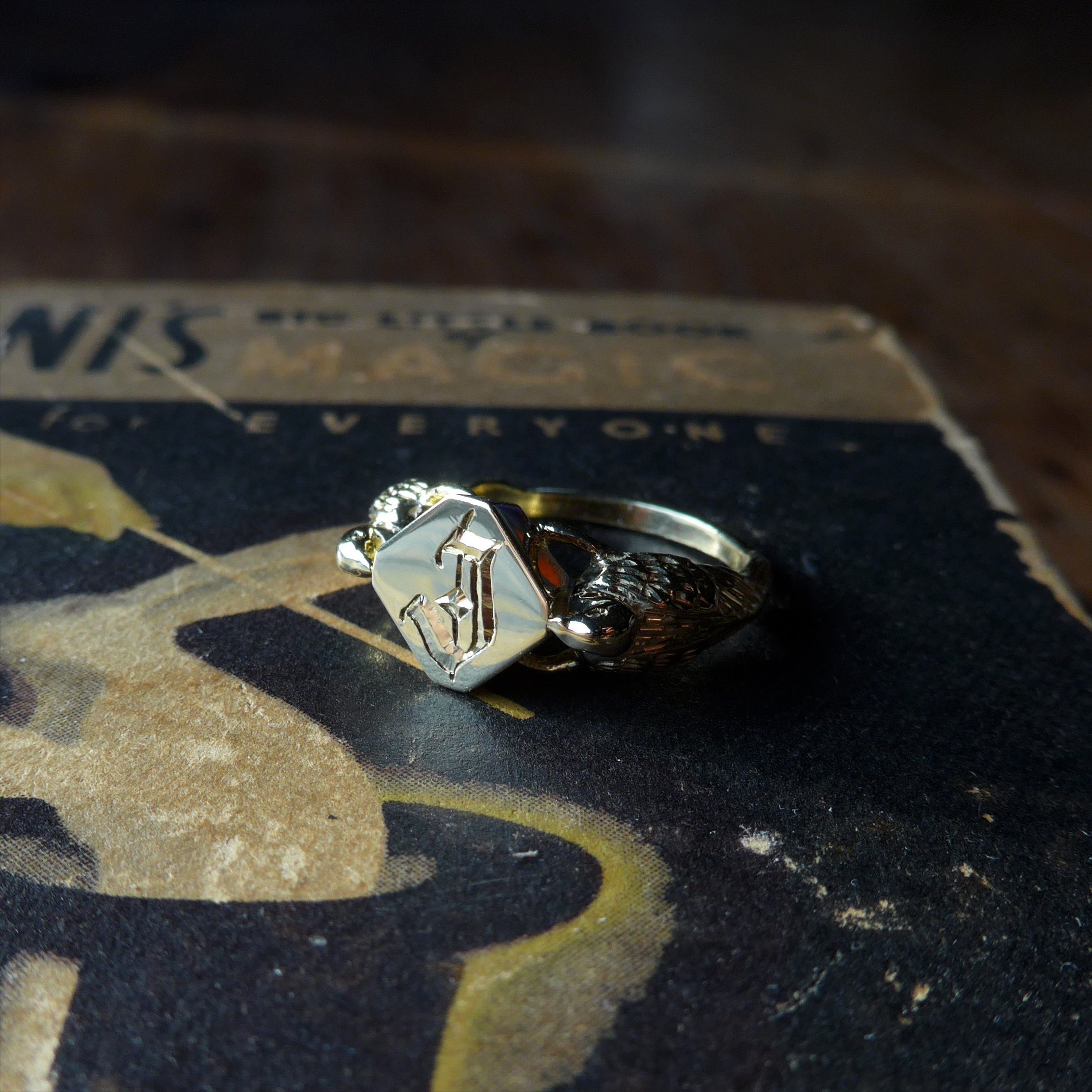 R0295-Signet.jpg