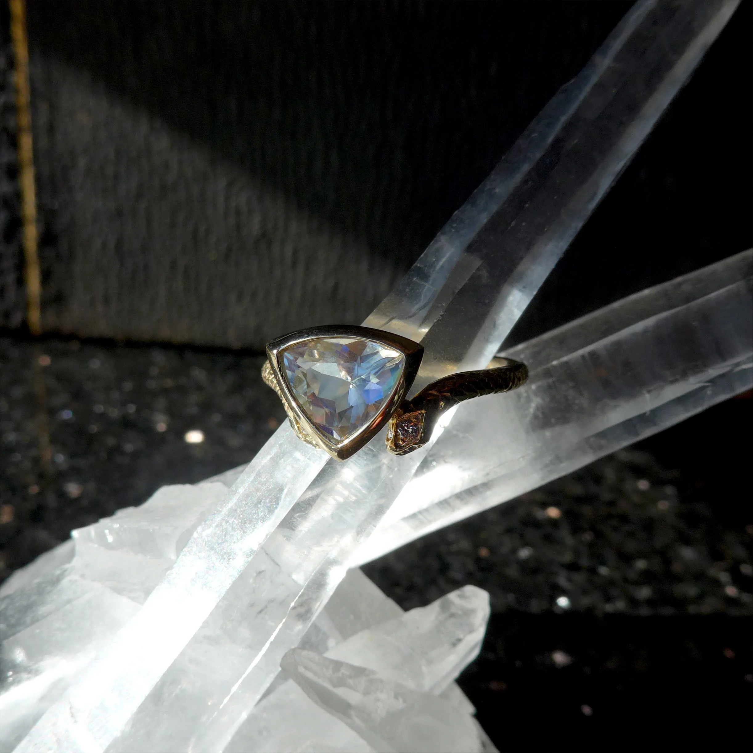 R0343-Moonstone_2.jpg