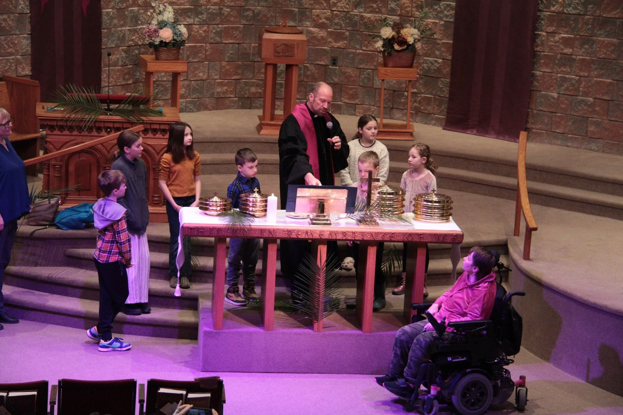 Kids in worship.jpg