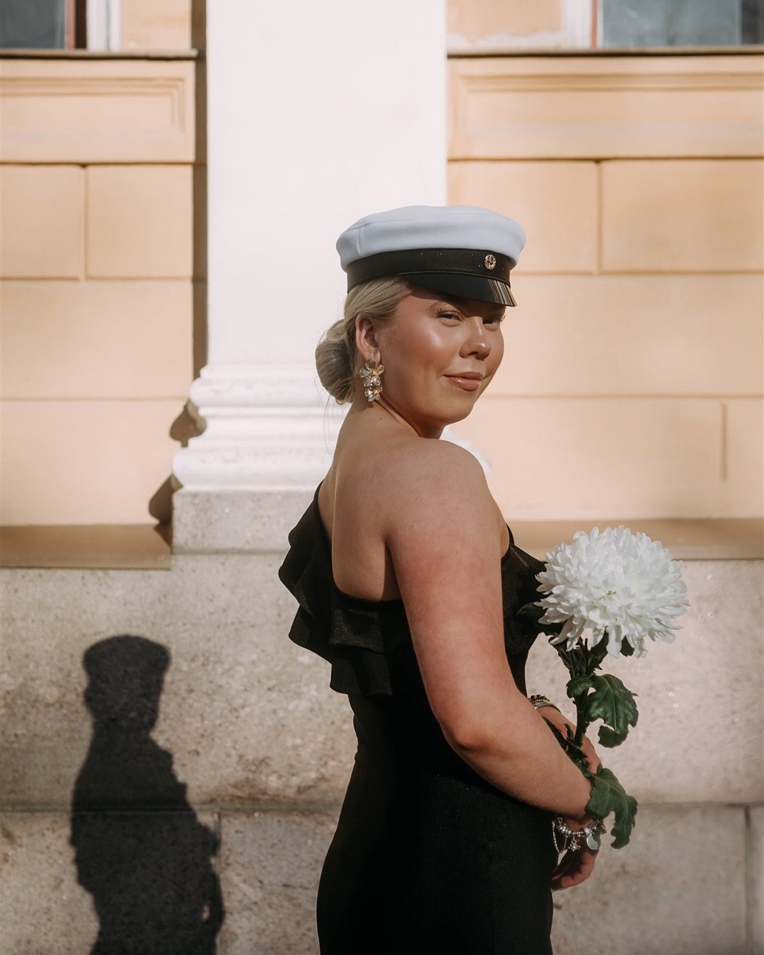 Koko el&auml;m&auml; edess&auml; 😍 Toivon, ett&auml; se on p&auml;&auml;llimm&auml;inen fiilis kaikilla lukiosta tai ammattiin valmistuneilla - ei v&auml;li&auml; vaikkei tullut niit&auml; arvosanoja mit&auml; toivoit, eik&auml; v&auml;li&auml; jos 