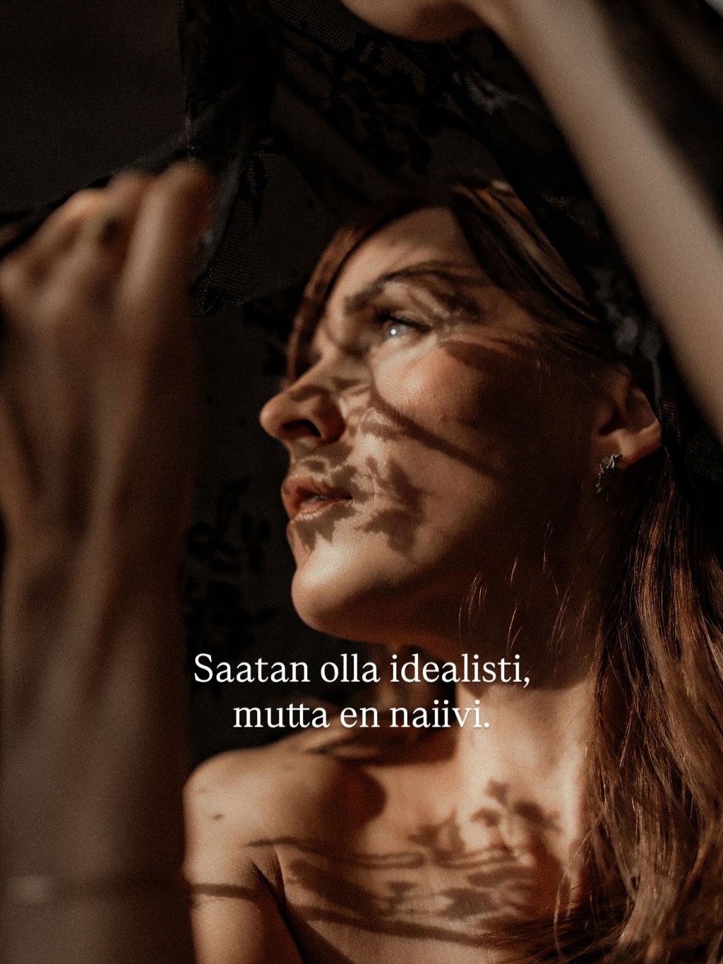 Suomessa joka kolmas nainen kohtaa el&auml;m&auml;ns&auml; aikana l&auml;hisuhdev&auml;kivaltaa ja vuosittain noin 15 naista kuolee nykyisen tai entisen kumppaninsa surmaamana.

T&auml;m&auml; on joka kerta yht&auml; j&auml;rkytt&auml;v&auml;&auml; l