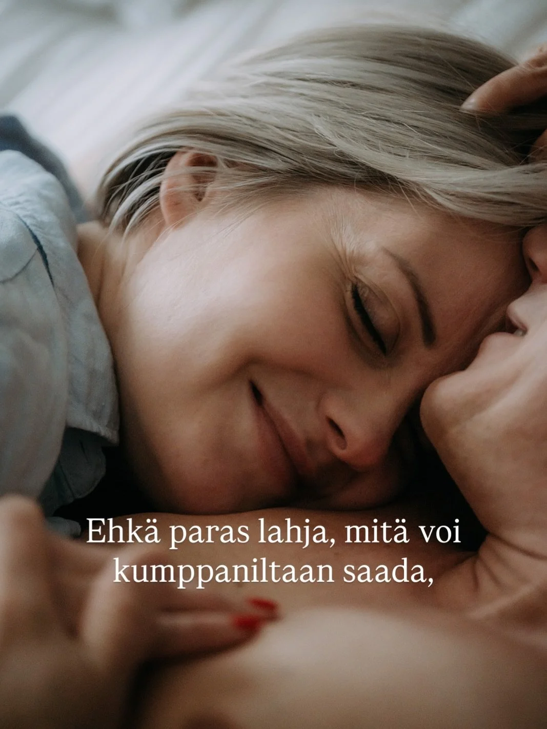 Kun saat lahjaksi yhteisen kuvauksen. 🥹H&auml;n laittoi mulle -23 joulukuussa viestin, et haluais sellaisen rakkauskuvauksen, ja p&auml;&auml;sisink&ouml; tulemaan Helsinkiin kun heill&auml; on miniloma buukattuna tammikuulle. 🥰

Ja voi el&auml;m&a