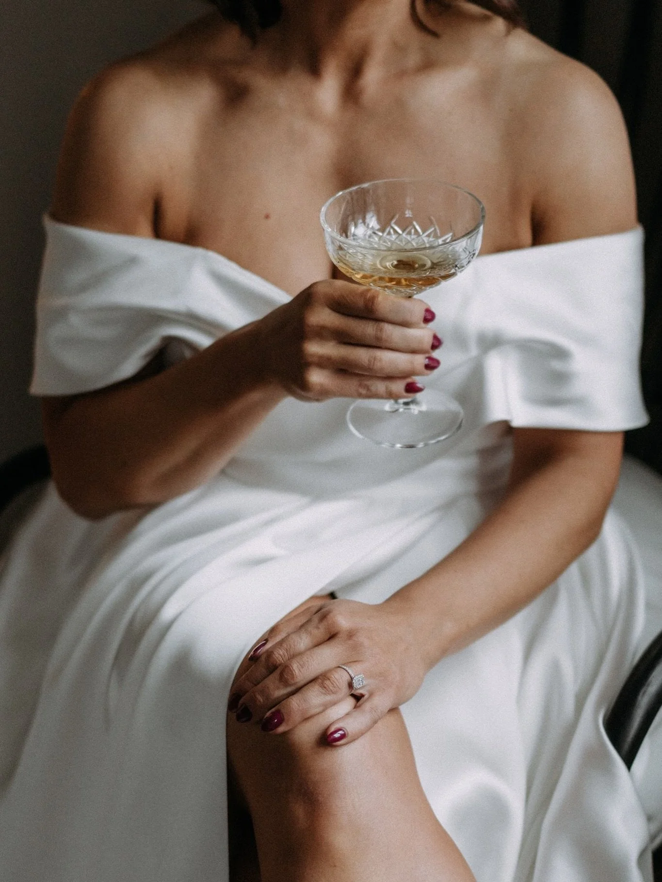 Voin melkein tuntea tuon odottavan tunnelman, vihkimist&auml; edelt&auml;v&auml;n j&auml;nnityksen sekaisen kutkutuksen, edelleen! 👀

Marraskuu pisti parastaan, siis todellakin harmainta marraskuuta, mutta se ei t&auml;m&auml;n mit&auml; l&auml;mpim