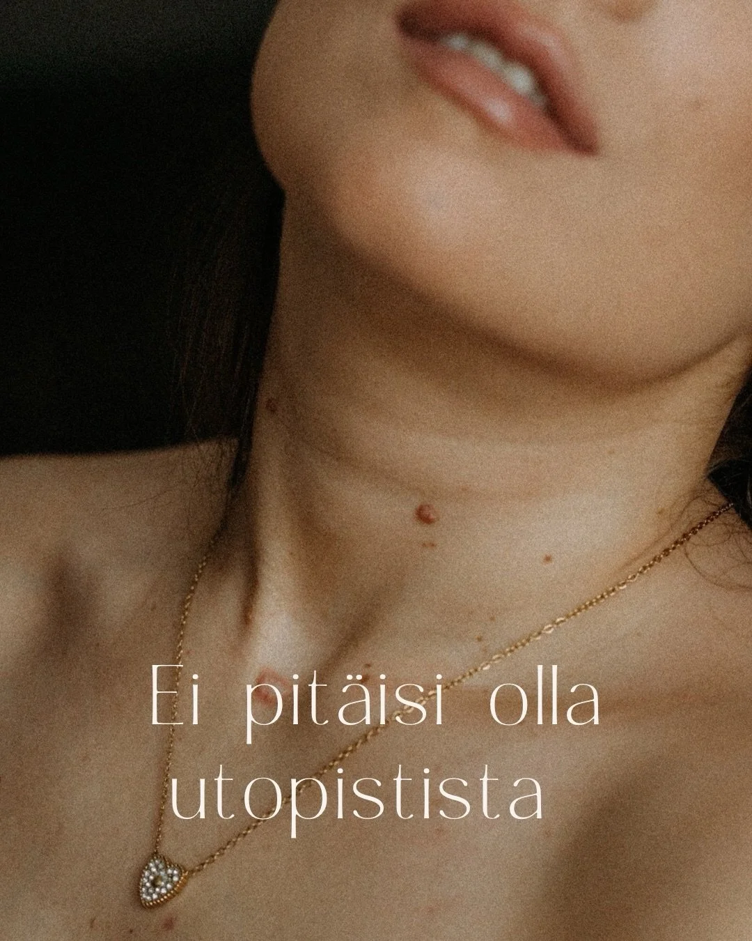 Suomessa asuvista naisista yli puolet on kokenut fyysist&auml; v&auml;kivaltaa, seksuaaliv&auml;kivaltaa tai v&auml;kivallalla uhkailua, ja noin 15 naista vuosittain kuolee nykyisen tai entisen kumppaninsa surmaamana. (L&auml;hde: Naisten Linja)

❗️T