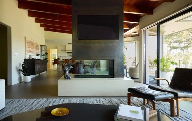 George__Barberis__WSJ_Gibson_64366_ 011 Medium.jpeg