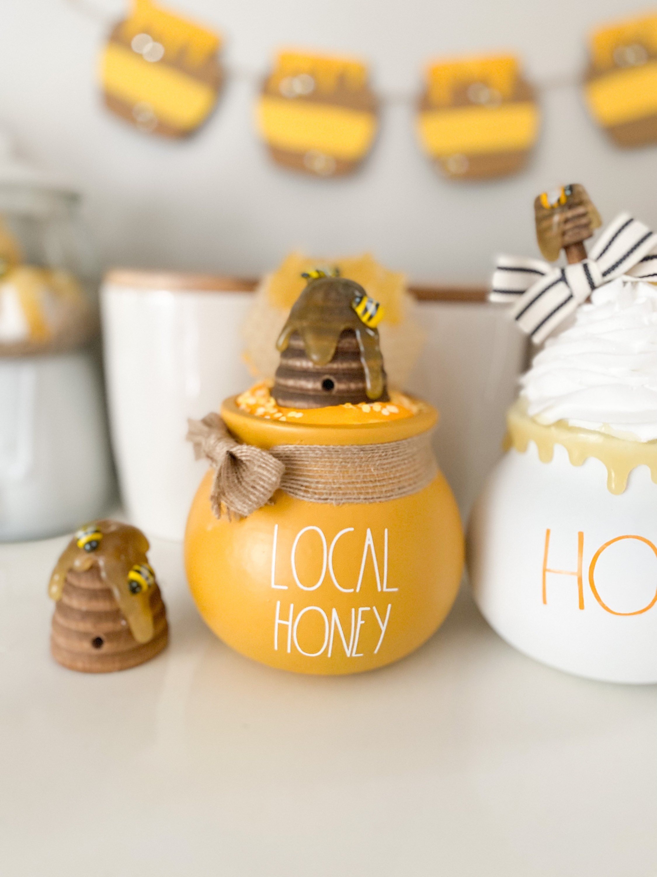 Mini Ceramic Pot, Faux Honey Pot, Bee Ceramic Decor, rae Dunn inspired Decor, Bee Ceramic Decor,Mini Faux Decor,