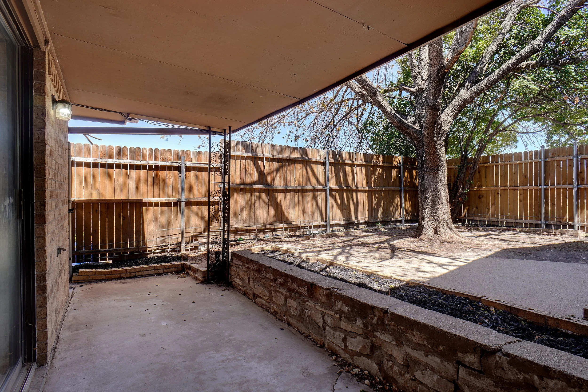 Covered patio and courtyard