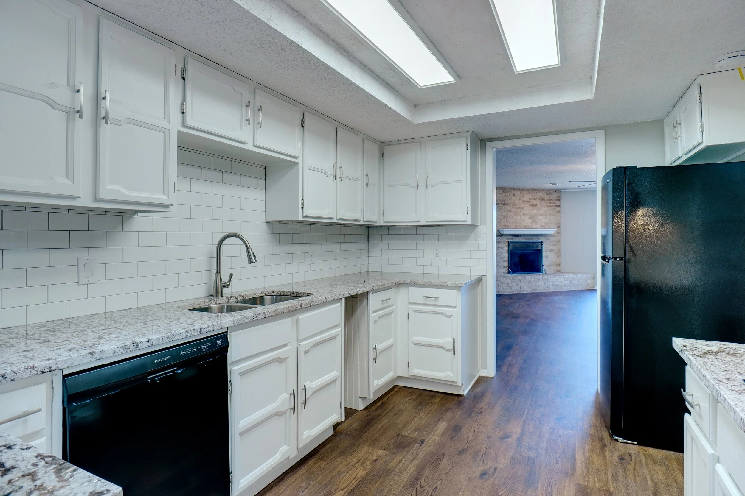 Refrigerator included 