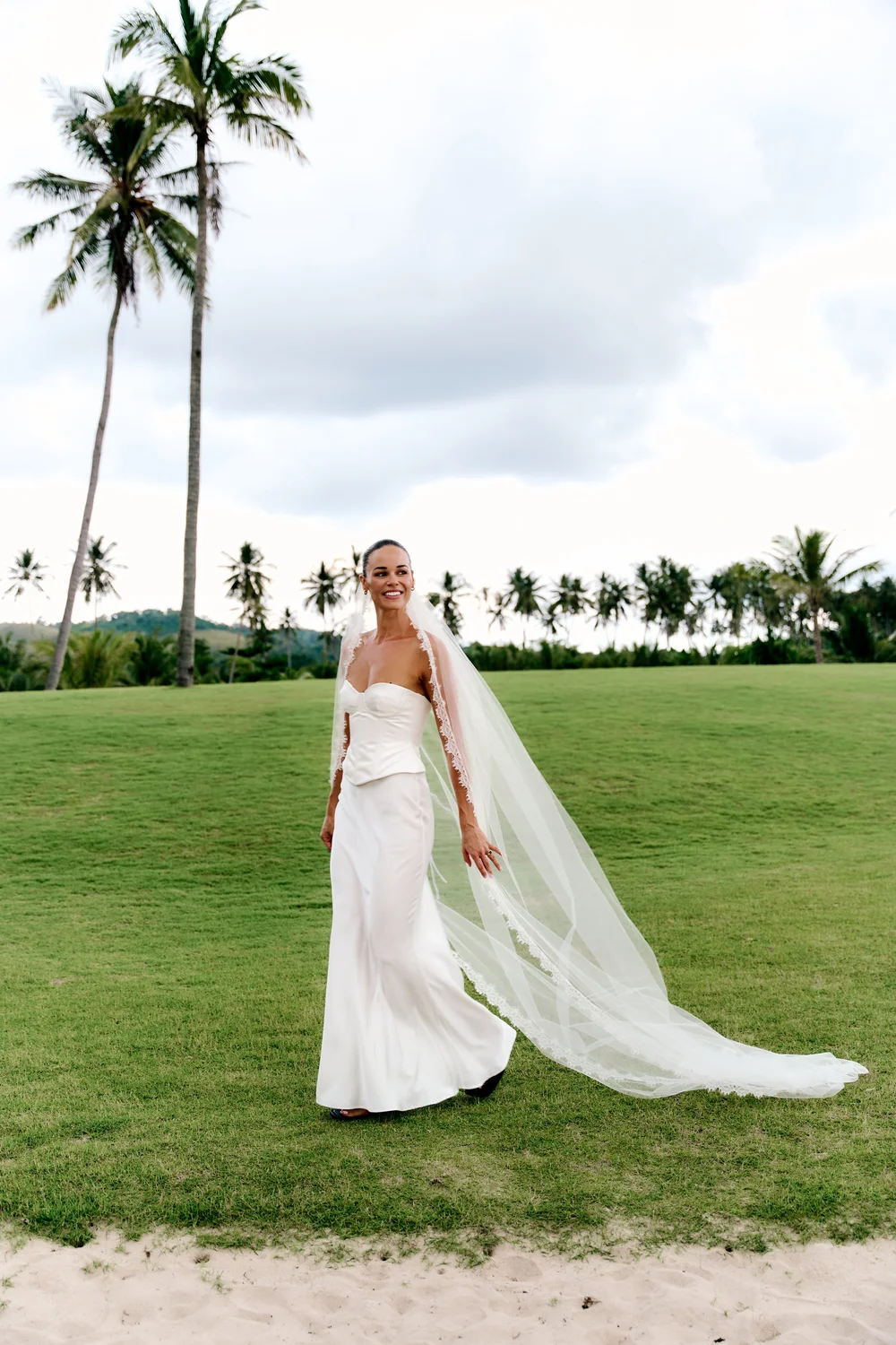 Laura Veil Laura Veil | Modern Bridal Veil | Minimalist Wedding  main image 4