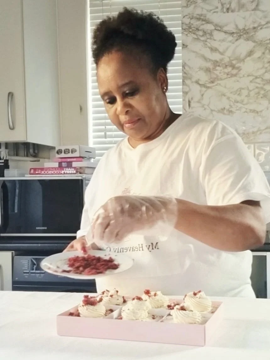 Every beautiful wedding cake begins long before the big day ✨
It begins here, with carefully prepared tasting boxes, crafted with the same attention to detail and flavour as your finished cake.

For couples who value elegance, quality, and truly unfo