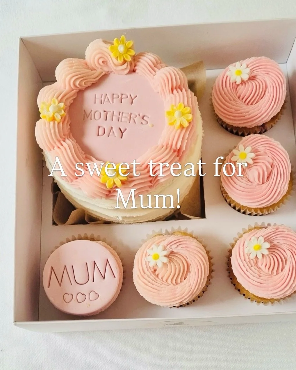 Mother&rsquo;s Day is just a few days away! If you&rsquo;re still looking for something sweet and special for Mum, I&rsquo;ve got you covered 💕

 Personalised Mother&rsquo;s Day bento cakes and cupcakes, perfect for celebrating the amazing woman in 
