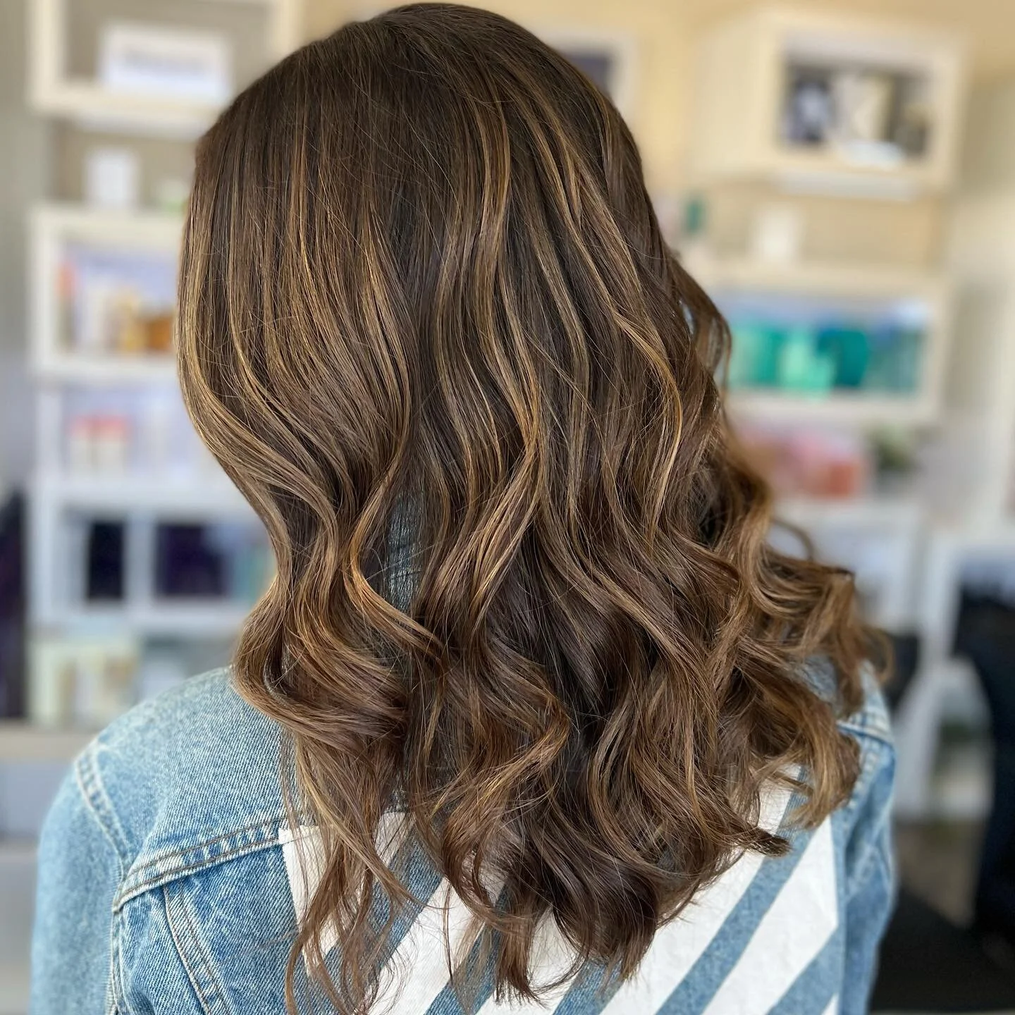 Dimensional brunette 🤩✨ 
.
.
.
.
#marinhair #bayarea #blonde #brunette #sfbay #sfbayarea #sfstylist #sanrafael #sfhairstylist #sfhair #balayage #maisonmaisoncollective #marincounty #marincountyhair #marincountyblonde