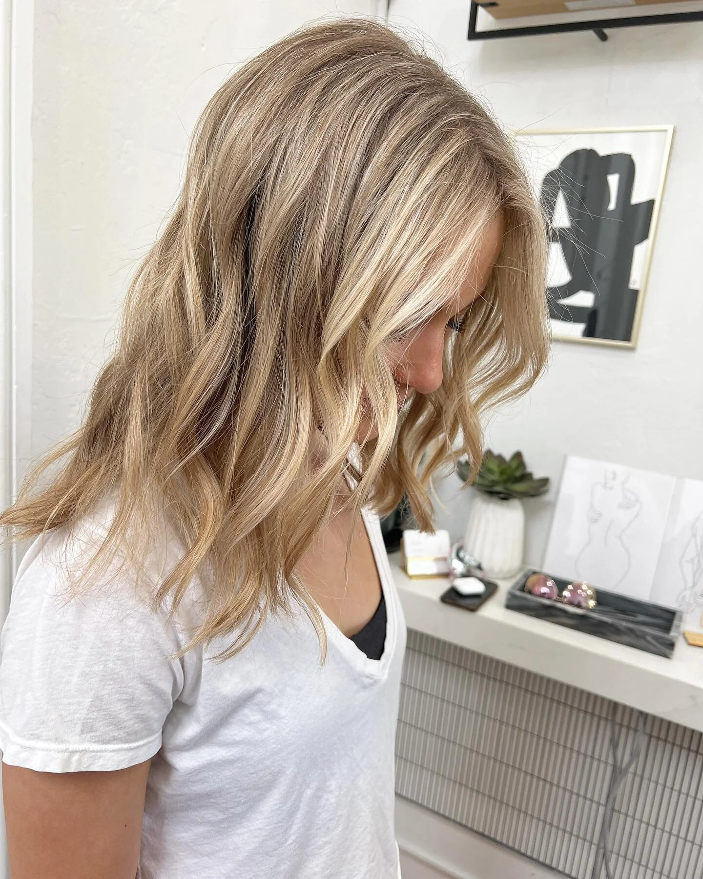 So in love with the new space! 🤩Come check it out! booking link in bio🤍
.
.
.
.
#marinhair #bayarea #blonde #balayage #maisonmaisoncollective #marincounty #marincountyhair #marincountyblonde