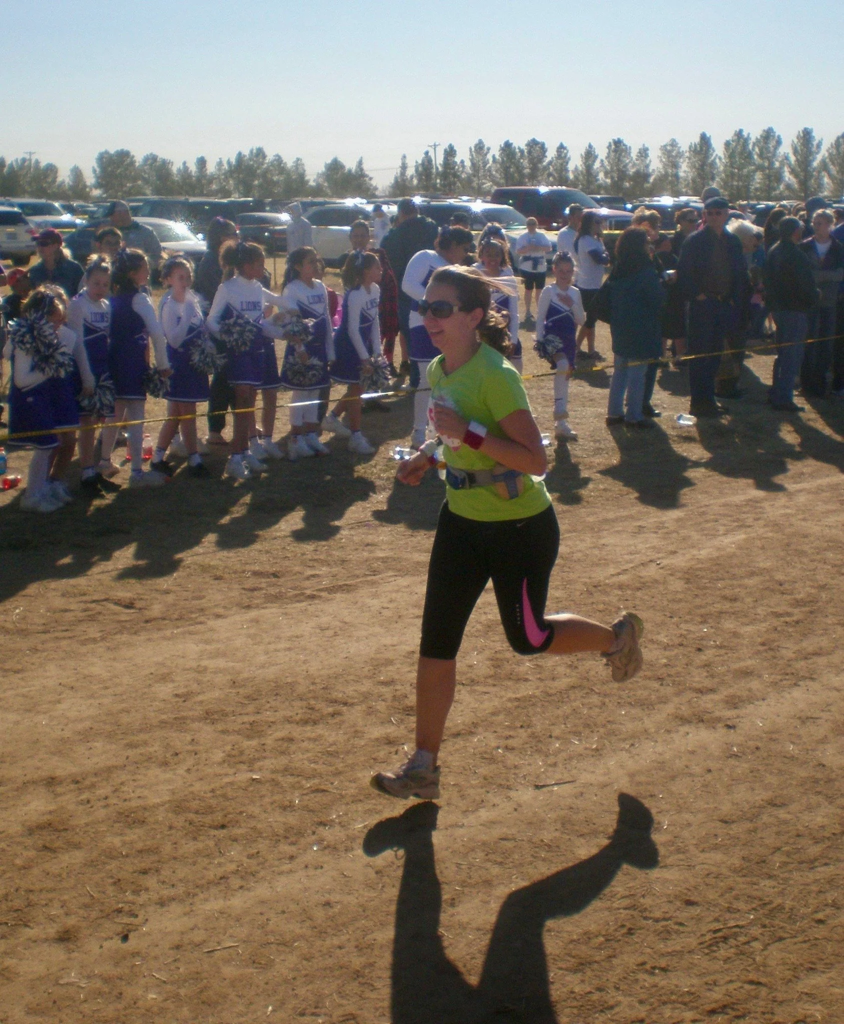 Two years into public speaking, I’ve finally realized something.
When I started running marathons, I learned quickly that success on race day comes down to a few simple rules.
It turns out the exact same rules apply on stage.
Here are my top