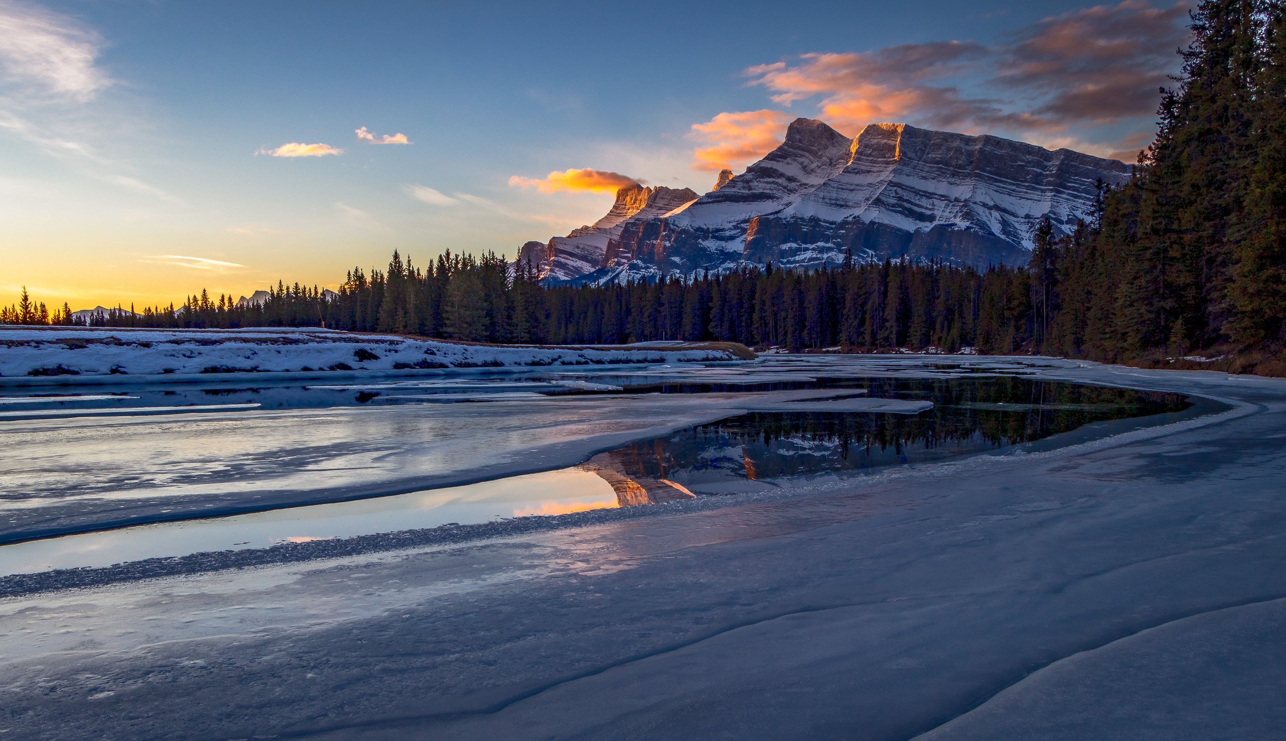 Crack in the ice..jpg
