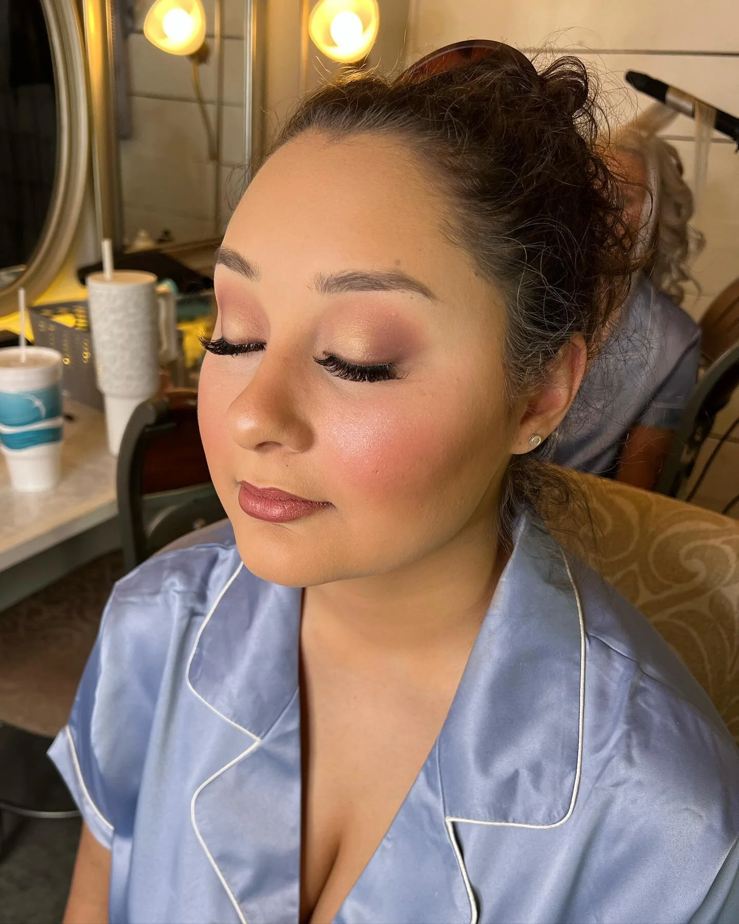 Give me all the weddings!! 💕🥰 

Want to learn how to recreate this look? Come to my makeup course THIS SUNDAY at @fourfifteenestates!! Message me to book! 💕

#bridalparty #bridalmakeup #mua #makeupartist #softglam #softglampalette #bridesmaids #br