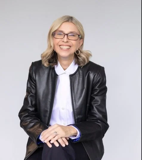 Jen professional headshot1.JPG