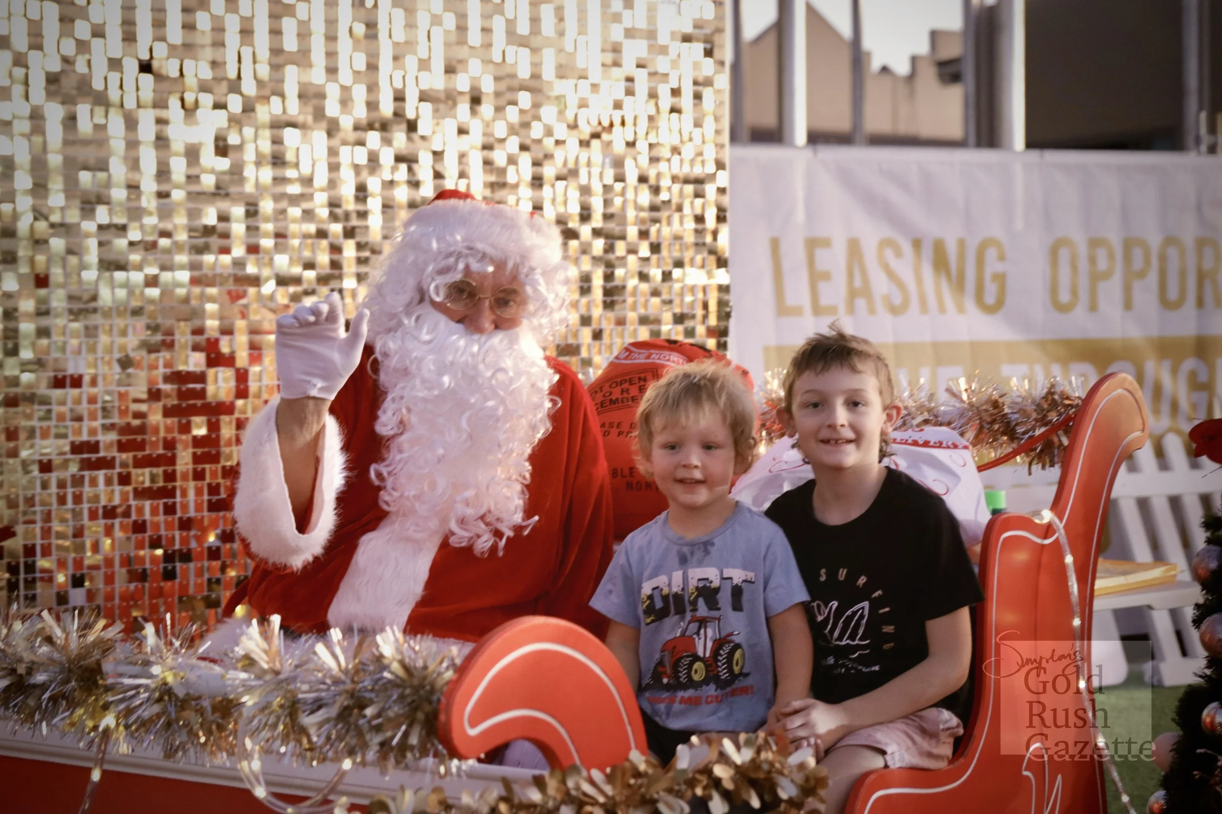 The Goldtower Central Lights up Christmas Event (2022)