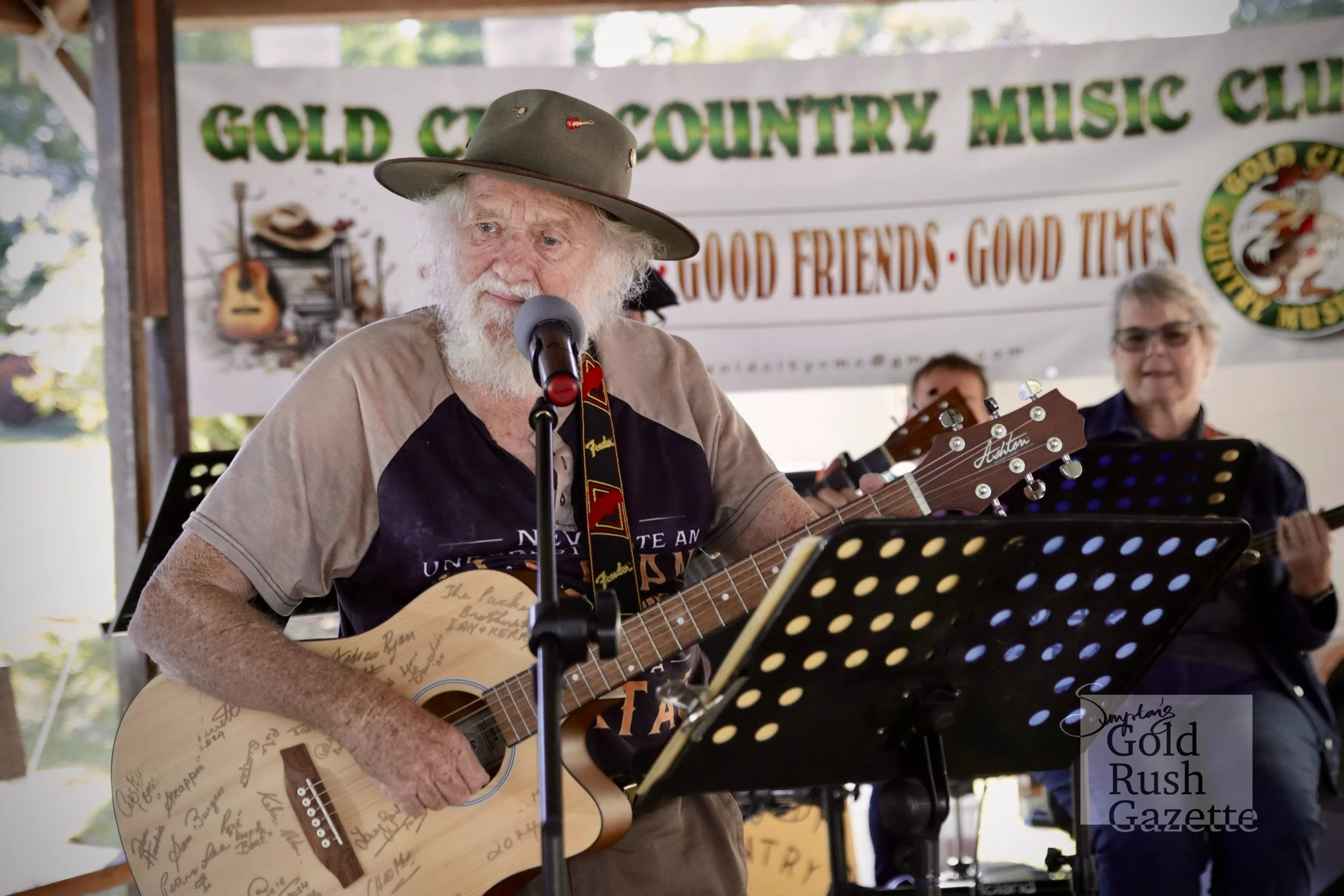 The Gold City Country Music Club performing at the June Centenary Park Charity Markets (2024)