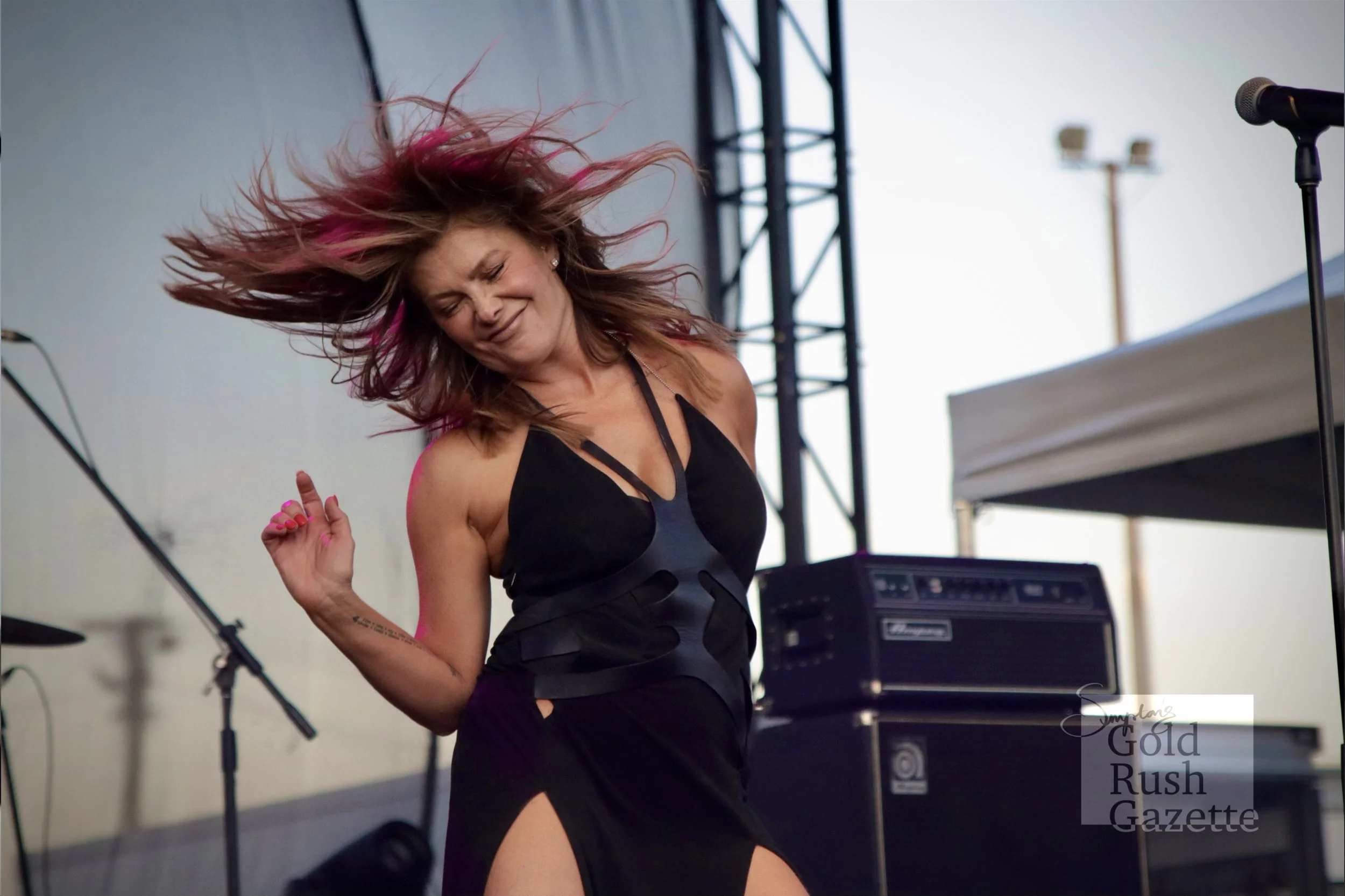 Rogue Traders performing at the 2024 Rush Festival Concert at the Charters Towers Showgrounds