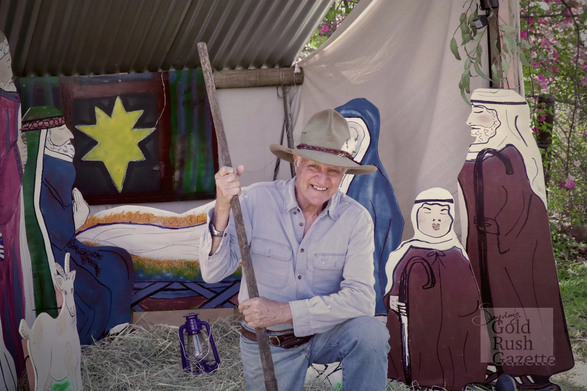 Bob Katter showcases the nativity scene he has built with local artist Midge Read with much assistance from his local community (2022)