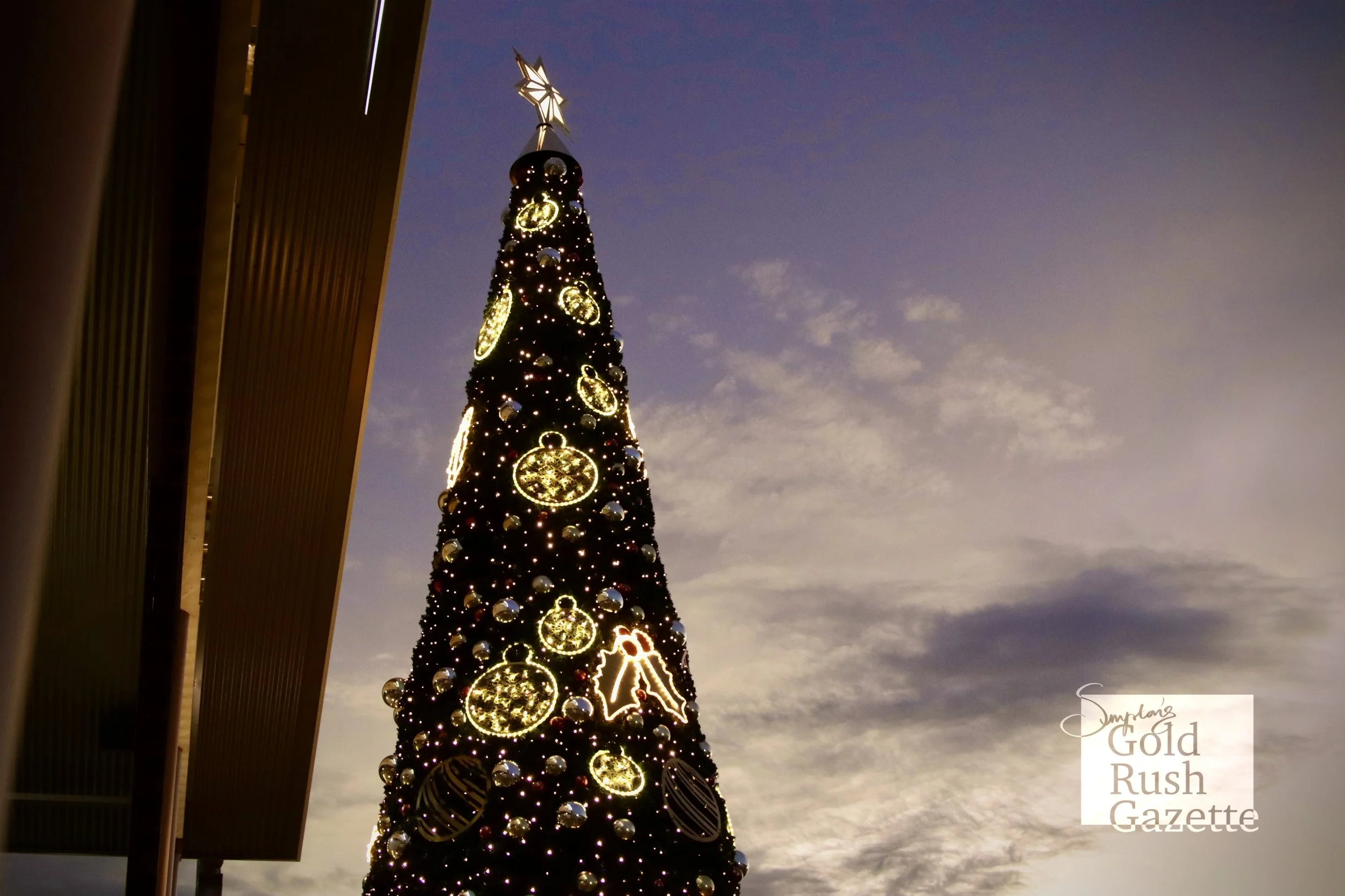 The Goldtower Christmas eat street markets at Poppet Head Plaza (2024)