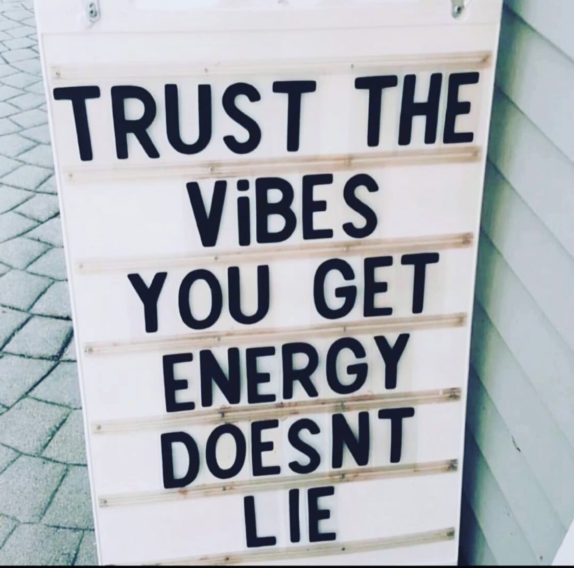 ✌🏻those good energy vibes. Tag someone who needs to see this today 🤩
