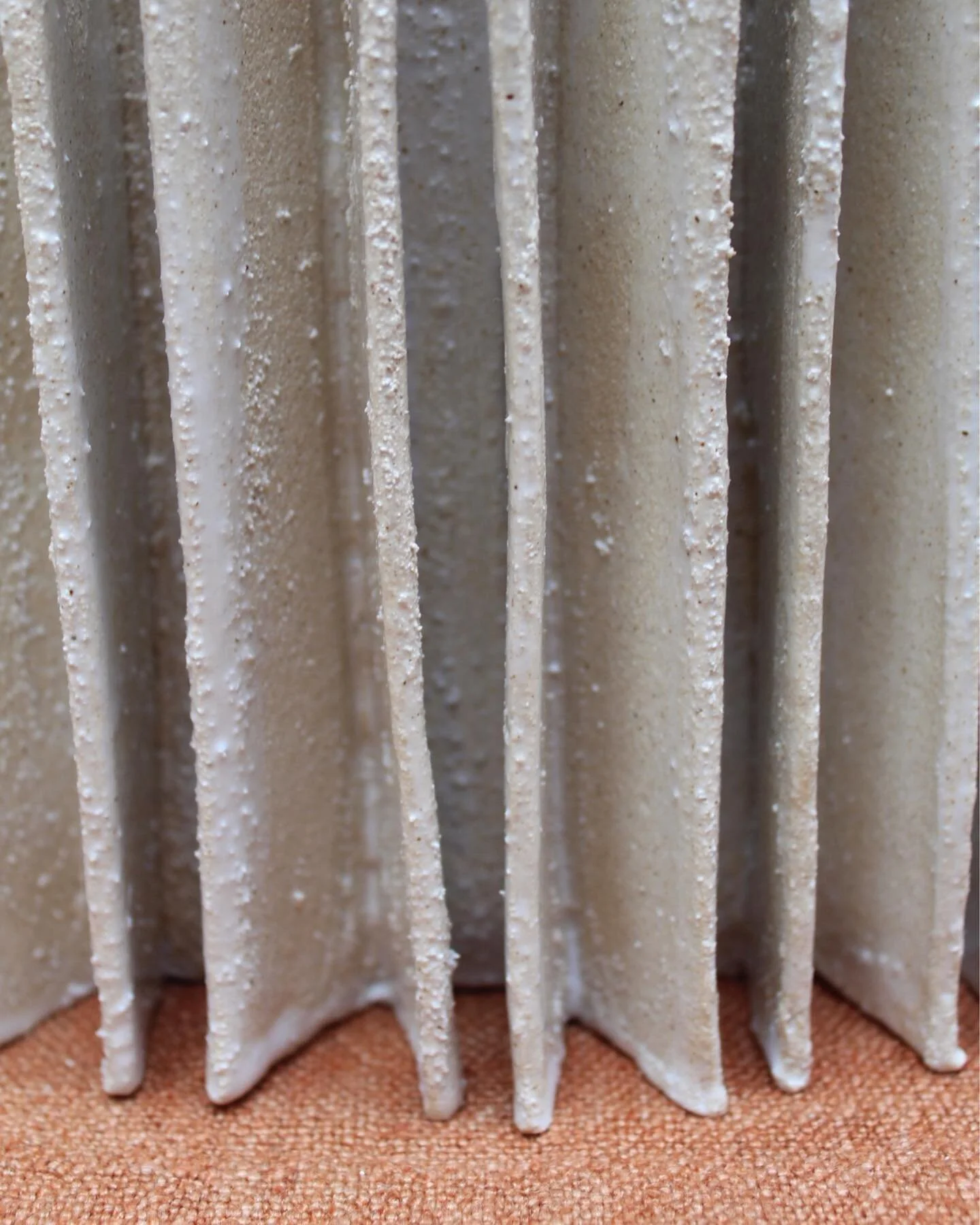 Close up sur Tenerife.
Info et prix @zone_trente 
.
.
.
#clay #ceramic #sculpture #contemporaryceramic #ceramiquecontemporaine #clayartist #zone_trente #brussels #ixelles