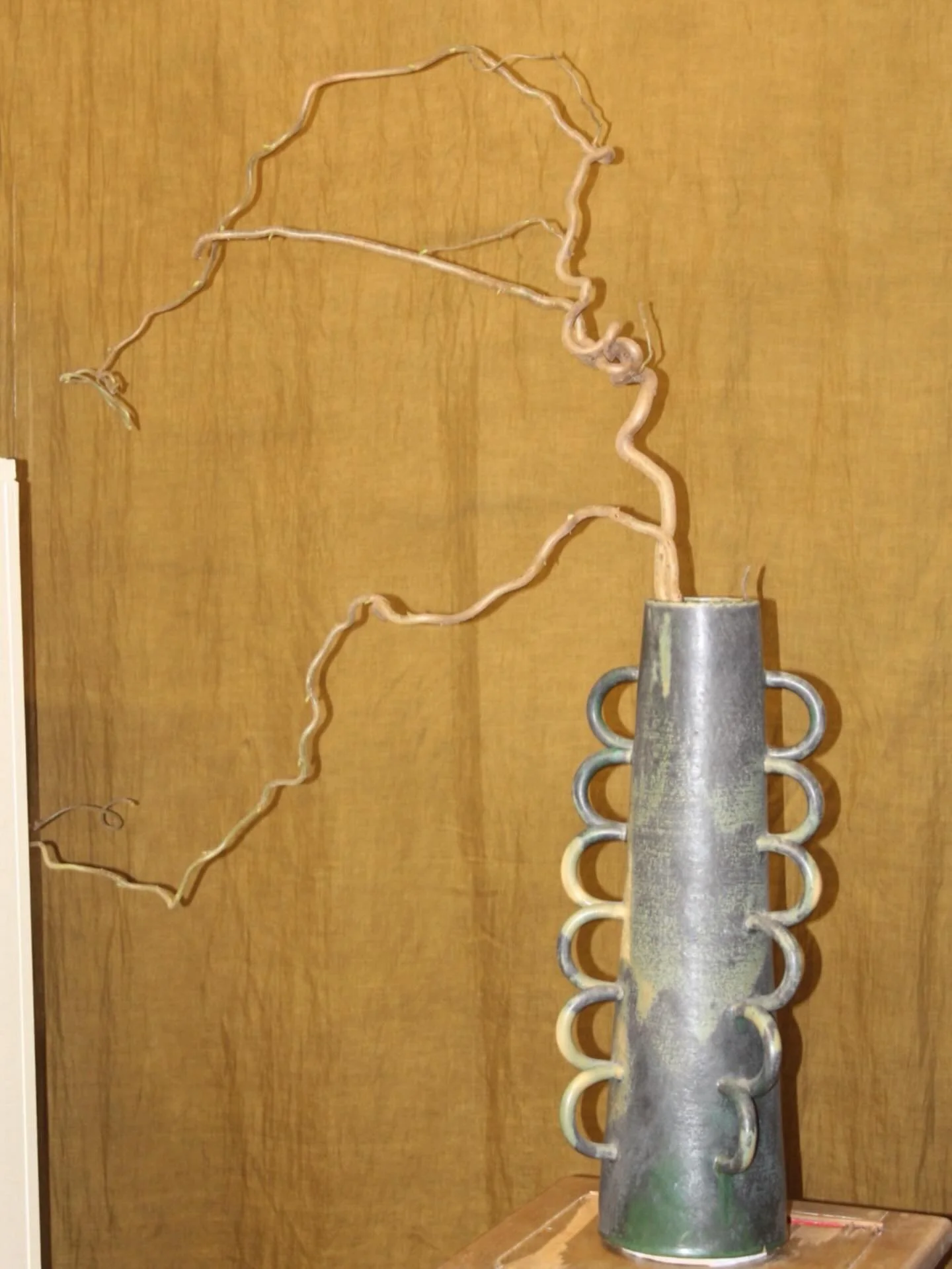 D&eacute;c.25 Vase Loop et tissu teint par @atelier.brunsauvant -talentueuse artiste textile et designer-