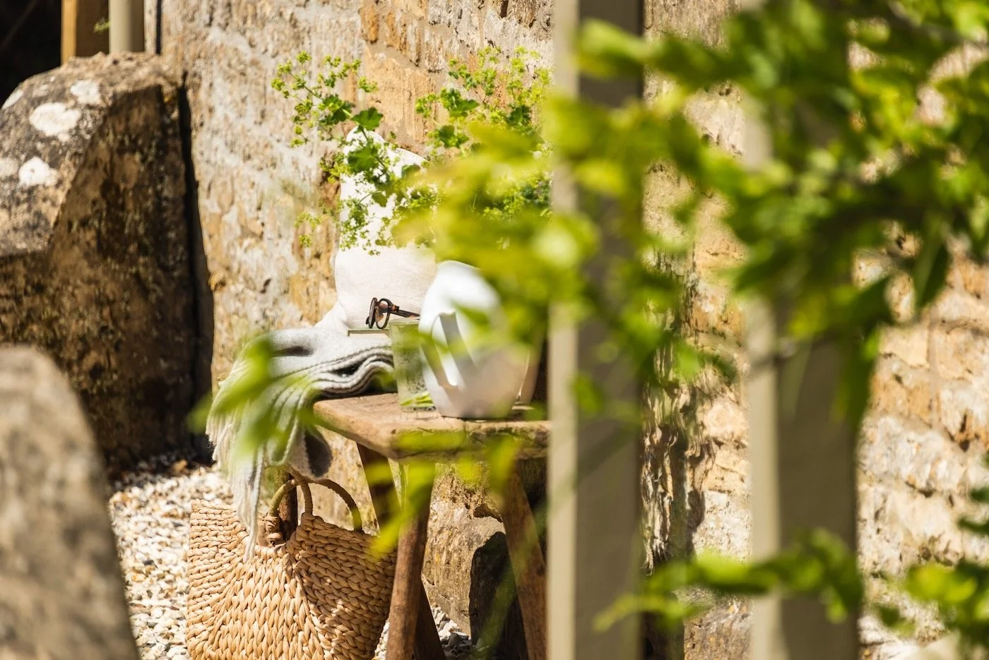 dog-friendly-cotswold-cottage-garden-bourton-on-the-water.jpg