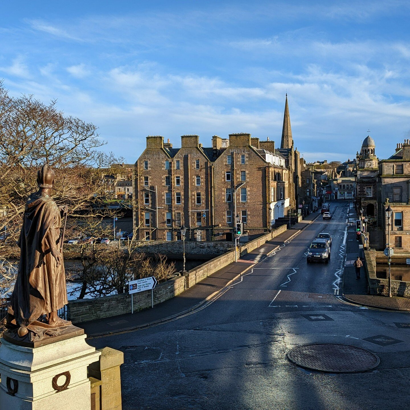 Early morning view of Wick bridge street from the war memorial.

#wick #caithness #nc500 #nc500accommodationsightsandtips #northscotland #highlands #scotland