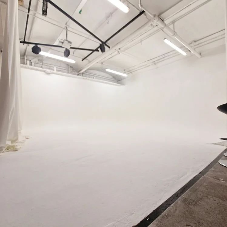 PHOTO 1-2
THE COVE

About this space

Our coved studio space. Dimensions: 7.3M x 6.7M.
This space can be rented together with the Blackout Room and Industrial Warehouse Setting by booking the XL space.

*Please note that when booking this space, you 