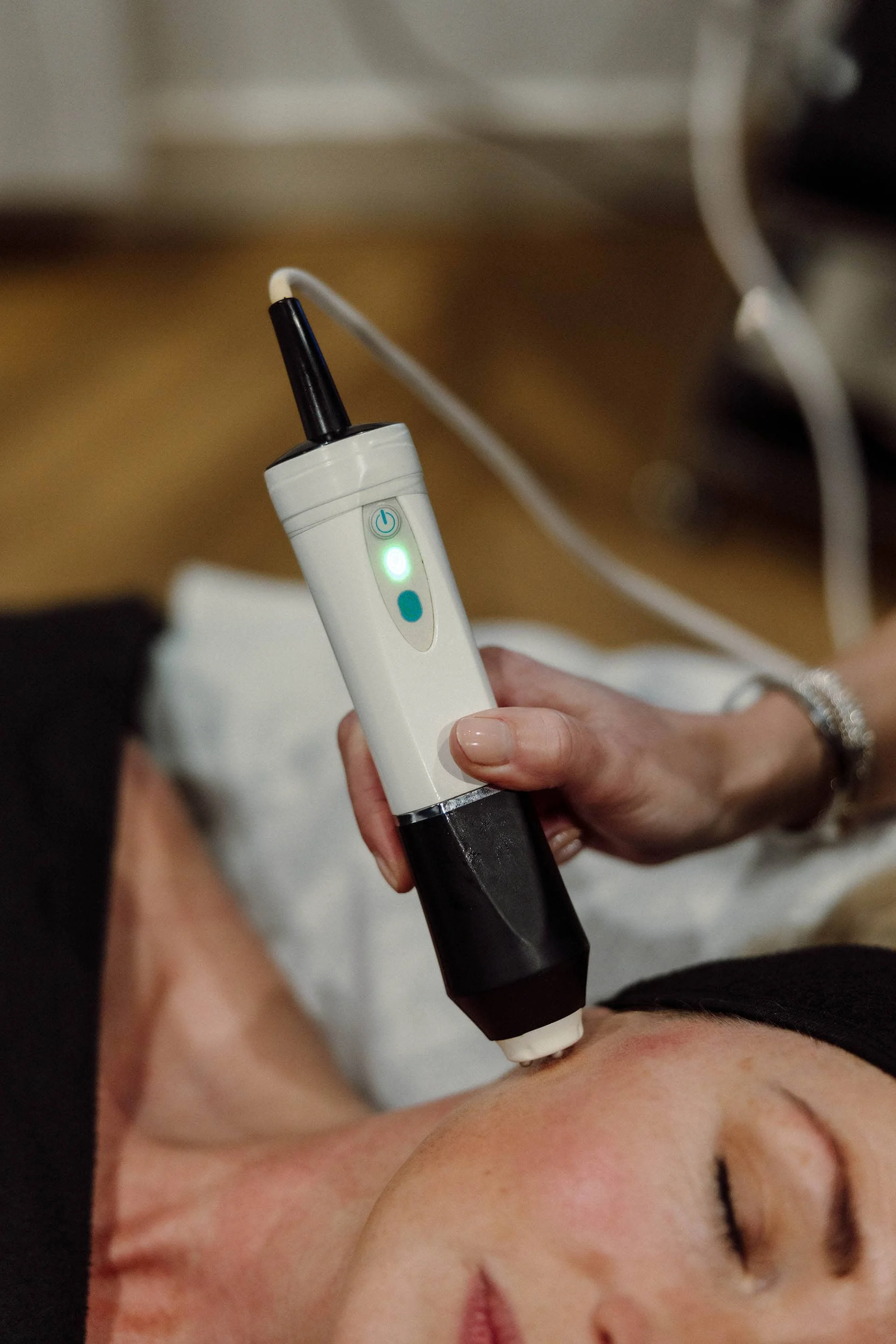 Geneo Glam Gold Facial, Buy 5 get 1 free at SKINLAB, Deal, Kent