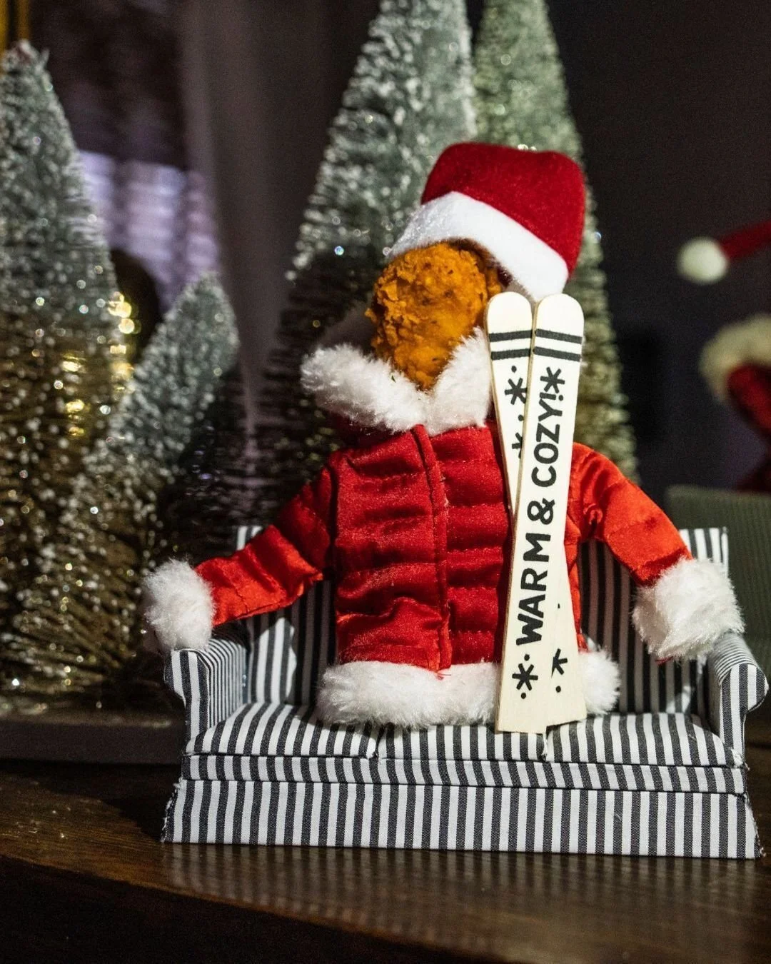 It&rsquo;s officially December, and nothing says warm and cozy like some tenders. 

#JustChicken #FriedChicken #ChickenTenders #Foodie #FoodieLife #Tasty #GoodEats #SauceLovers #FoodCravings #Christmas