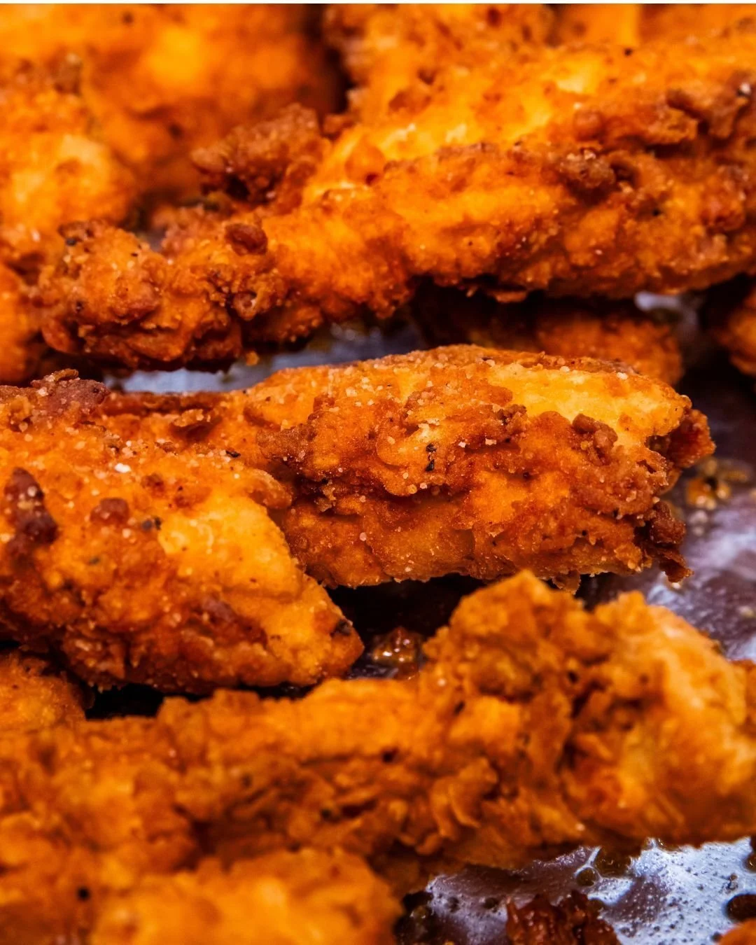 If this isn&rsquo;t your #FriedChickenFriday vibe&hellip; we can&rsquo;t help you. 

#JustChicken #ChickenTenders #Foodie #CrispyChicken
