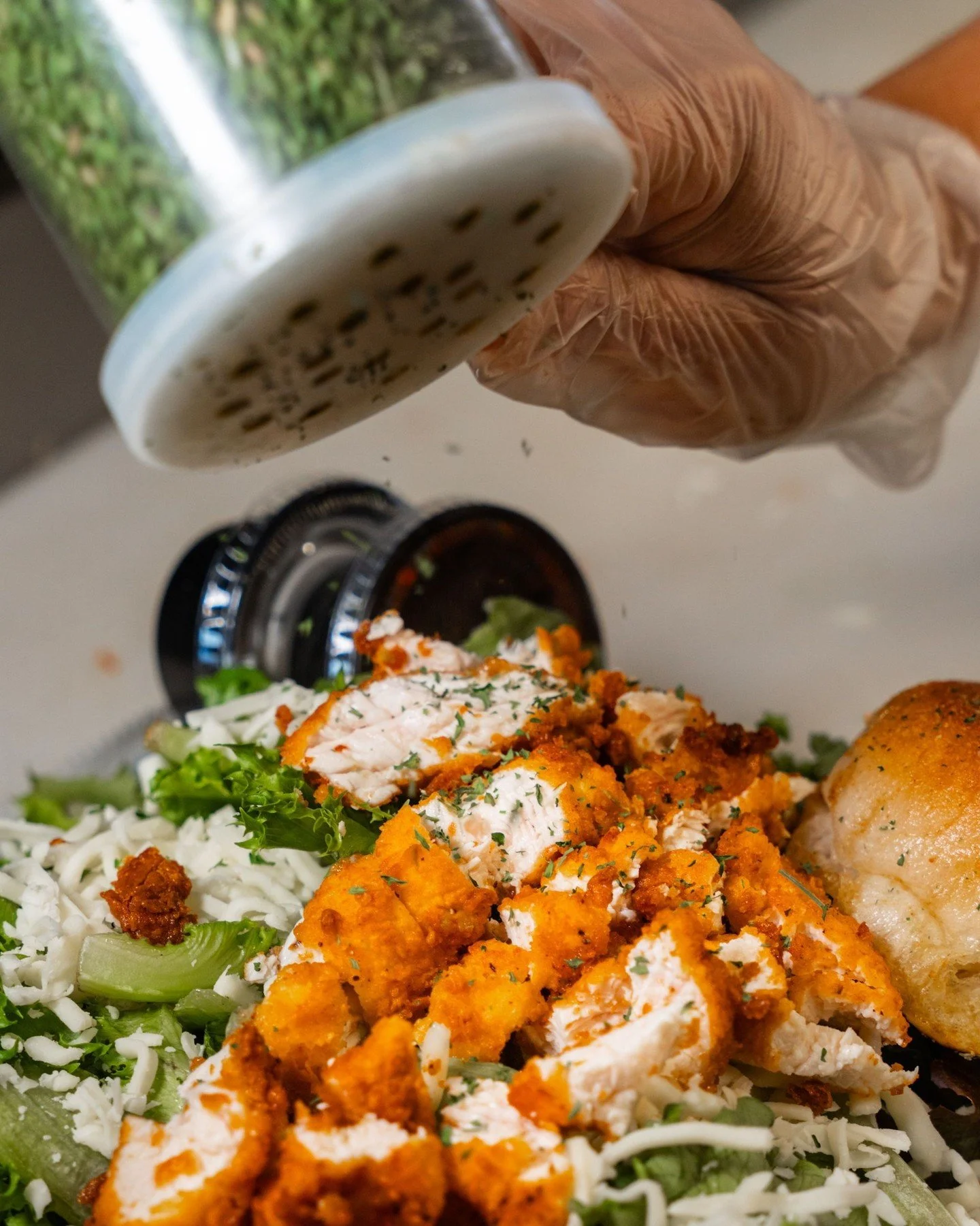 Whoever said salads were boring never tried this one 🥗

Fresh greens loaded with golden crispy tenders and shredded cheese. Every single ingredient on this tray earned its spot.

Send this to someone who needs a lunch upgrade this week.

#JustChicke