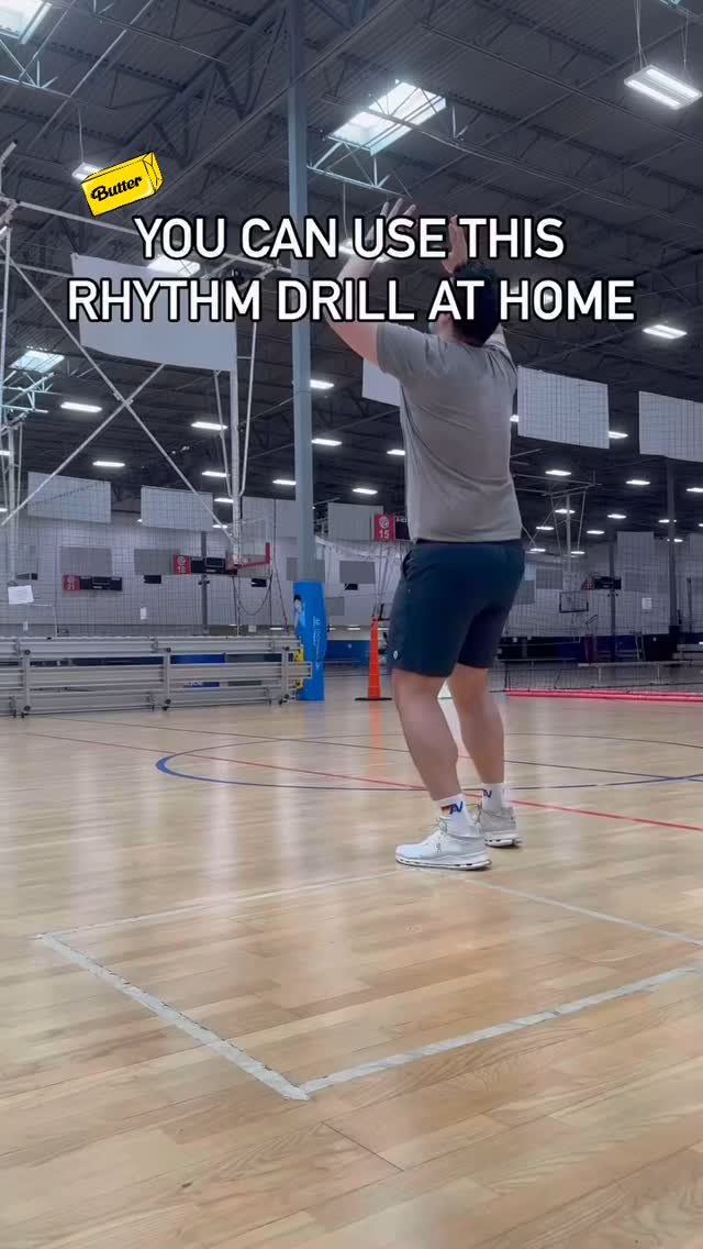 • This is a great way to build consistent rhythm when trying to improve your setting!
✅ Simple & focused technique on feet, posture, and arms is a great recipe for setting success!
#thevolleyballcoach