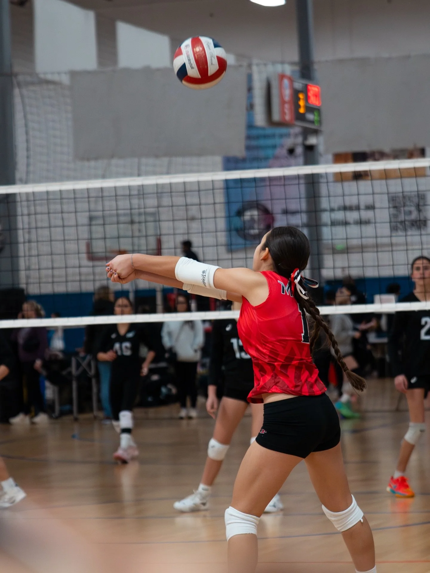 &bull; 14-Kristen bringing out the 🧹🧹 today.

Thanks for the pictures @rieyen_