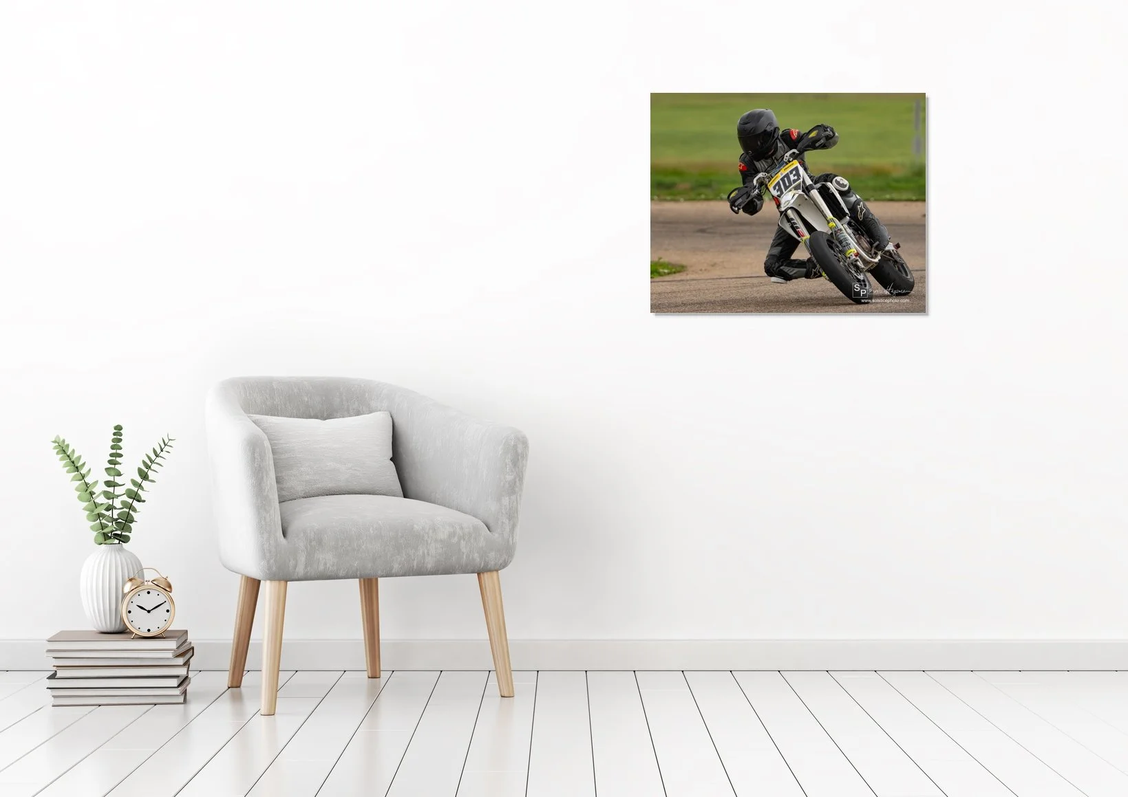 20250608-Supermoto-004.forActionSig_panel.jpg