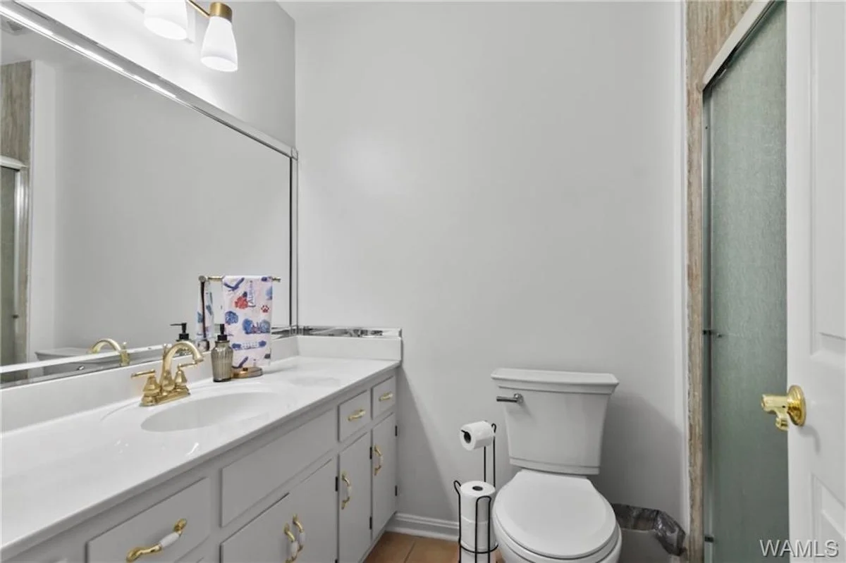 2nd Level Full Bathroom.jpeg