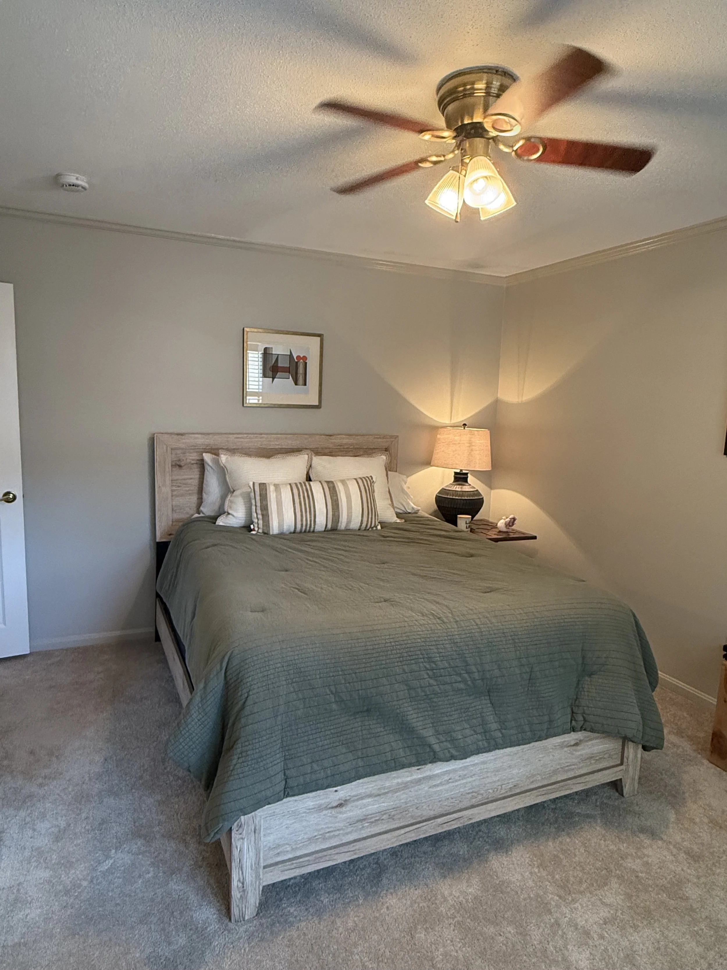 Queen Bedroom 4.jpg