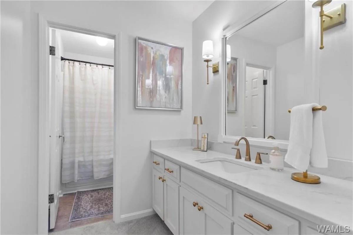 Full Bathroom.jpeg