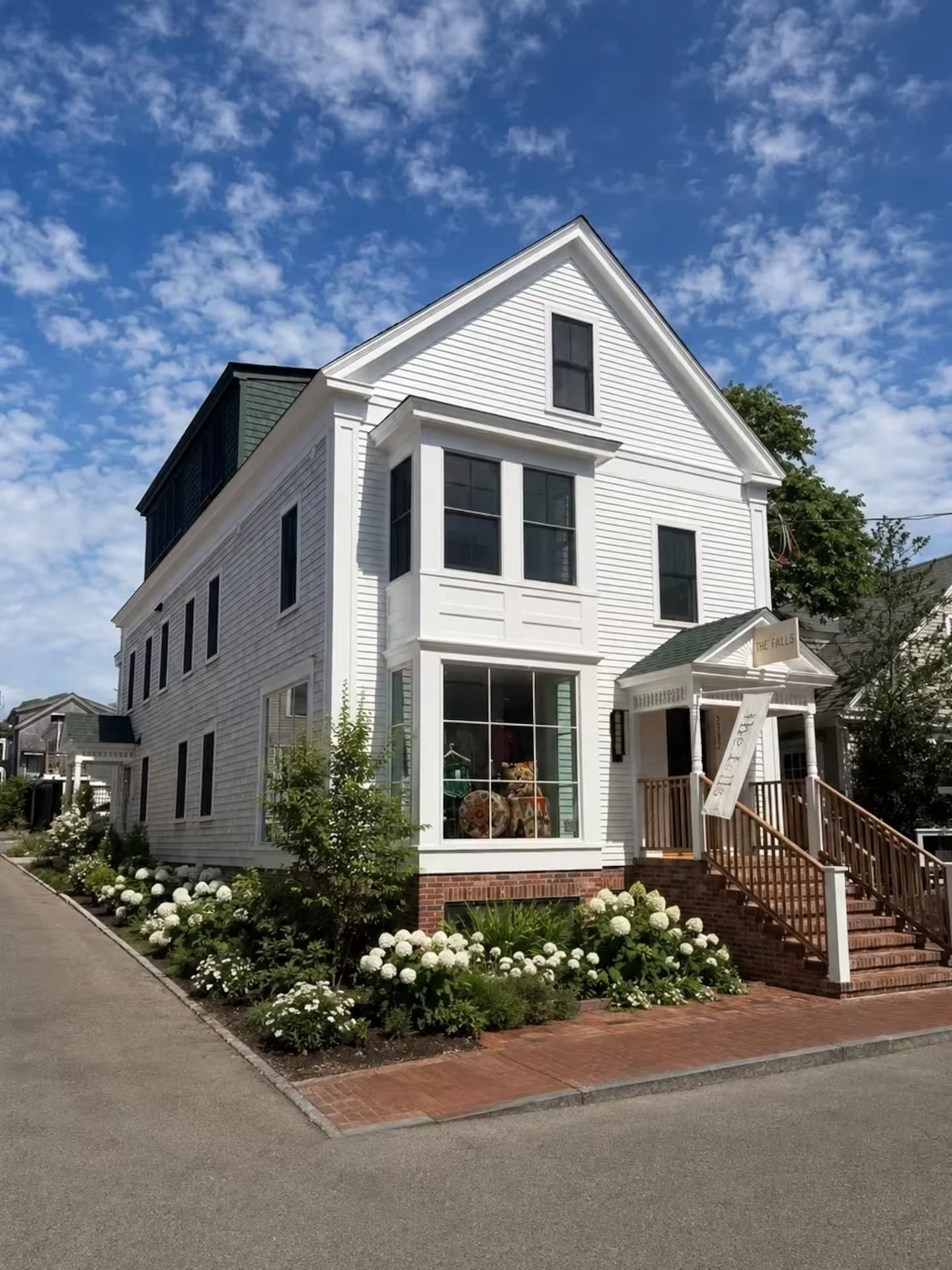 Exterior 1.jpg
