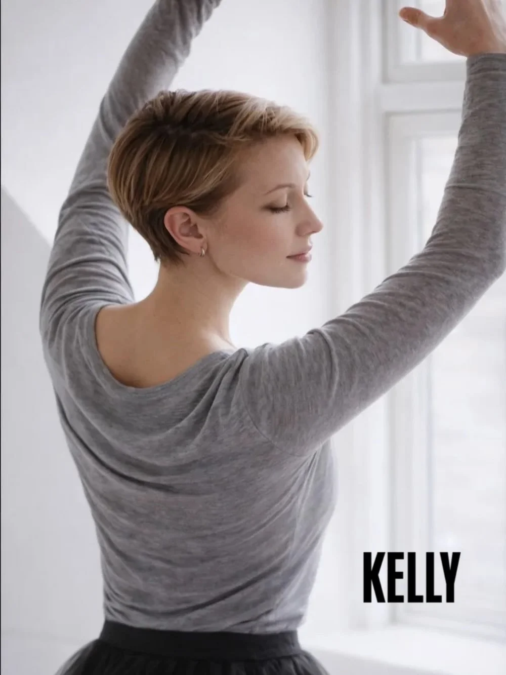 ✨ Introducing Kelly! ✨ 

Kelly is a lifelong dancer with a foundation in classical ballet and a passion for smart, no-nonsense movement. Her classes blend musicality and dance-inspired flow with functional training rooted in anatomy and physiology. A