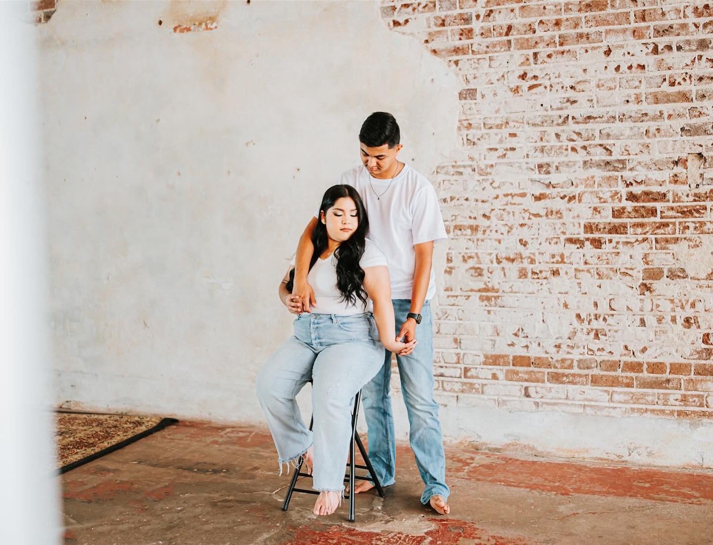 Just The Two of Us🩶
.
.
.
.
.
.
.
.
.
#coupleshoot #couplephotoshoot #couplephotography #kanisphotography #houstonphotographer #houstonphotography #houstoncouplesphotographer #downtownhouston #couplephoto #anniversary #anniversaryphotoshoot #houston