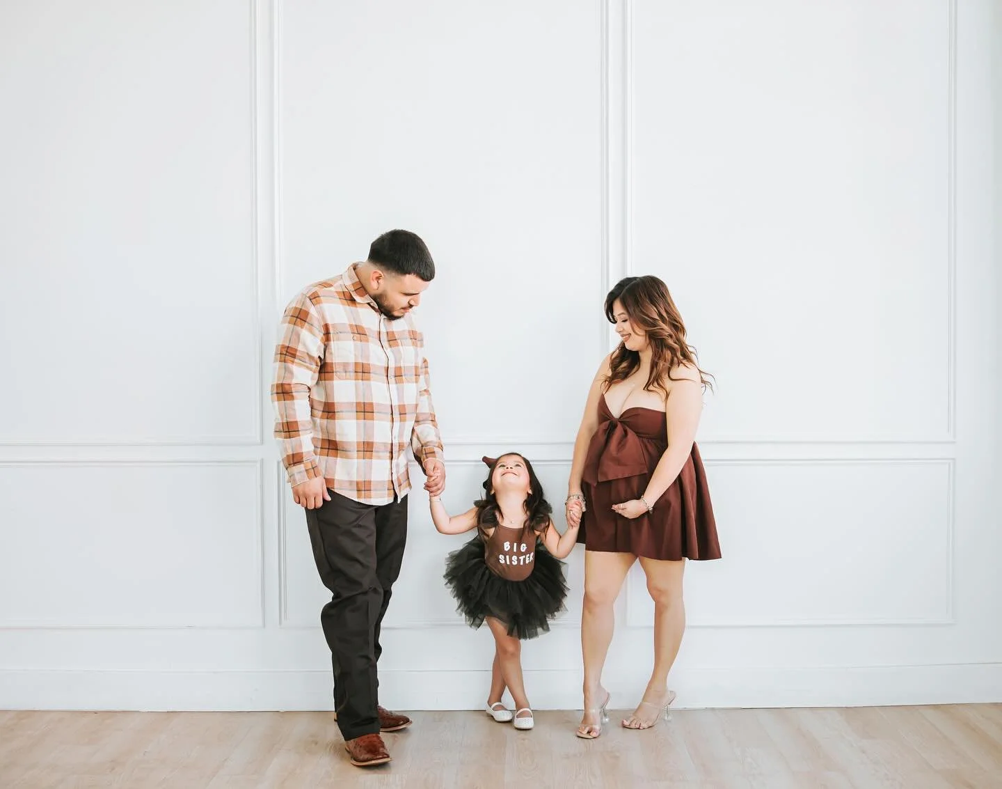 Family is Growing!!✨🤎
.
.
.
.
.
.
.
.
.
#kanisphotography #houstonphotographer #houstonphotography #houstonmaternityphotographer #maternityshoot #maternitysession #maternityphotography #maternityphotographer #maternitysession #pregnant #pregnancyann
